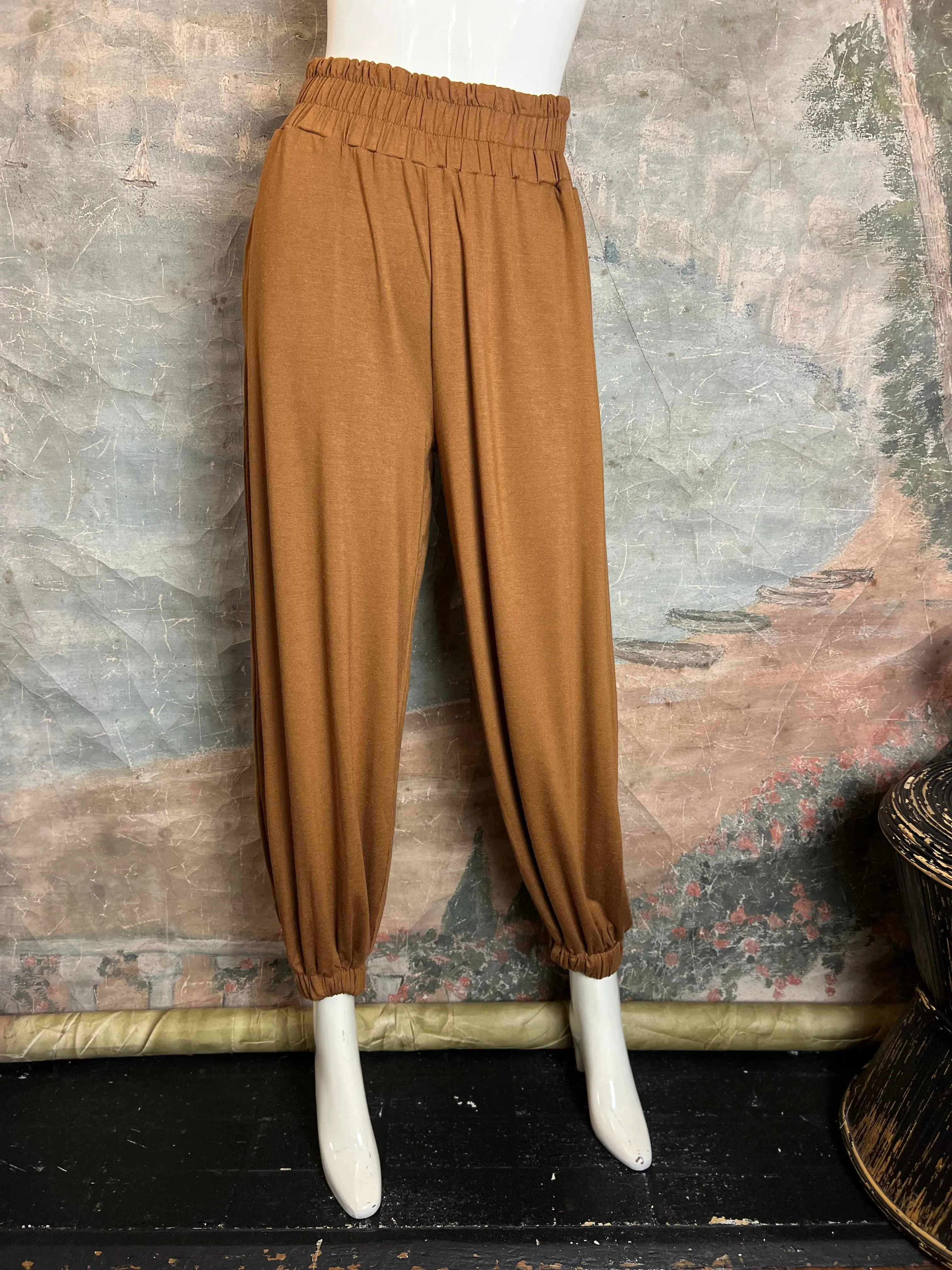 1317 Kimber Pant-Camel Aspen