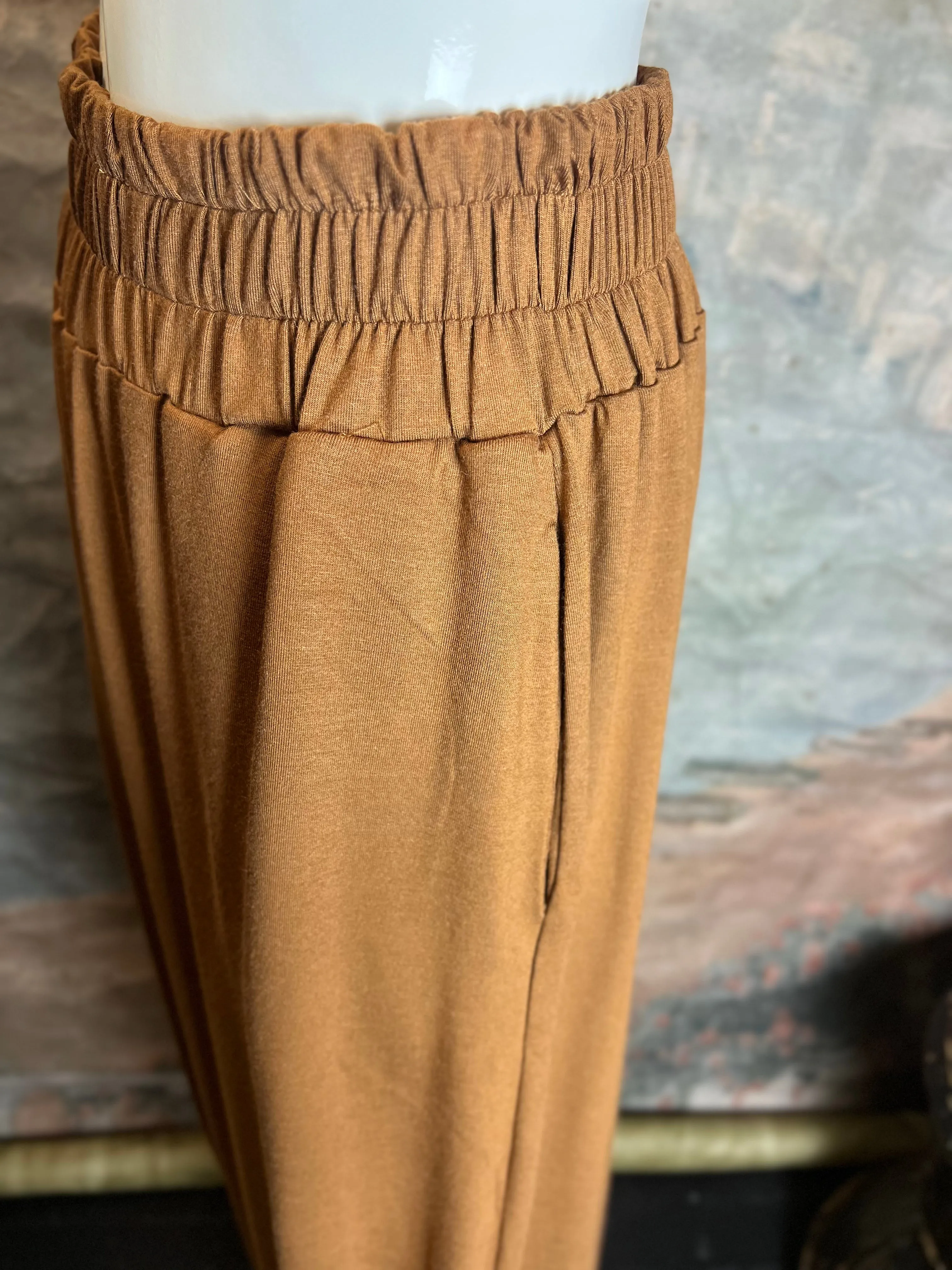 1317 Kimber Pant-Camel Aspen