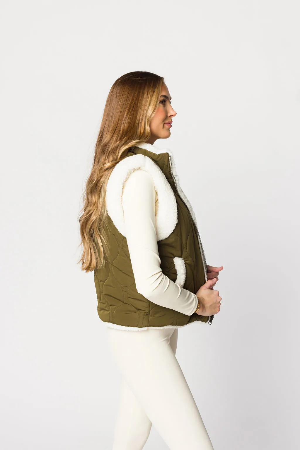 Dani Reversible Vest in Whisper White/Olive