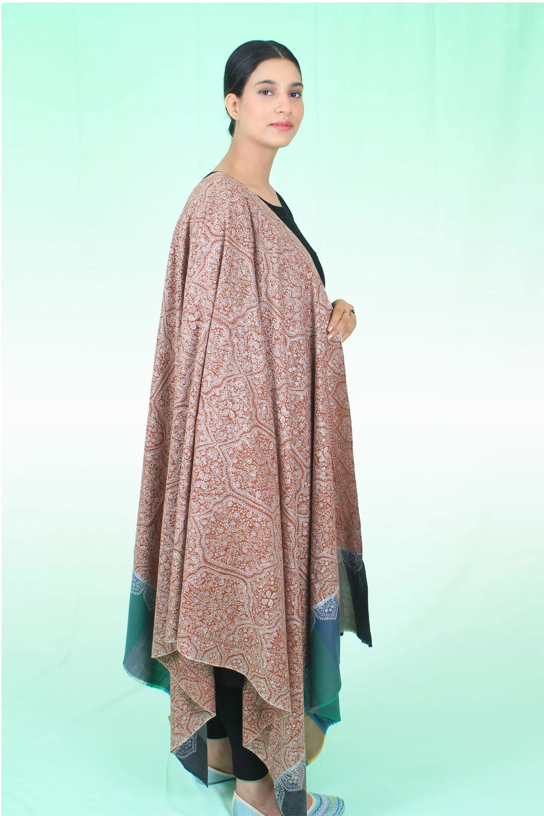 Gulrukh Sandstone Base Sozni Jamavar Pashmina Shawl