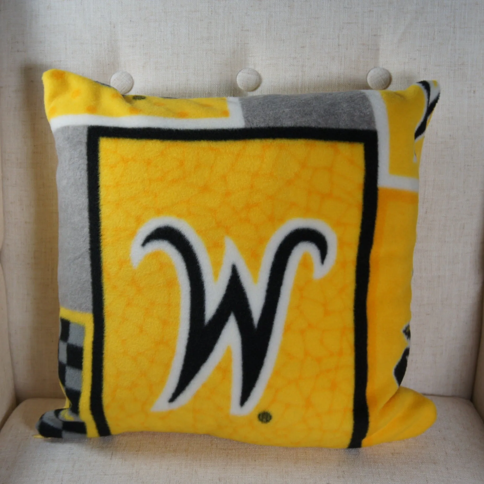 Pillows - College - NCAA - Wichita State University-WSU - Shockers - 16 inch