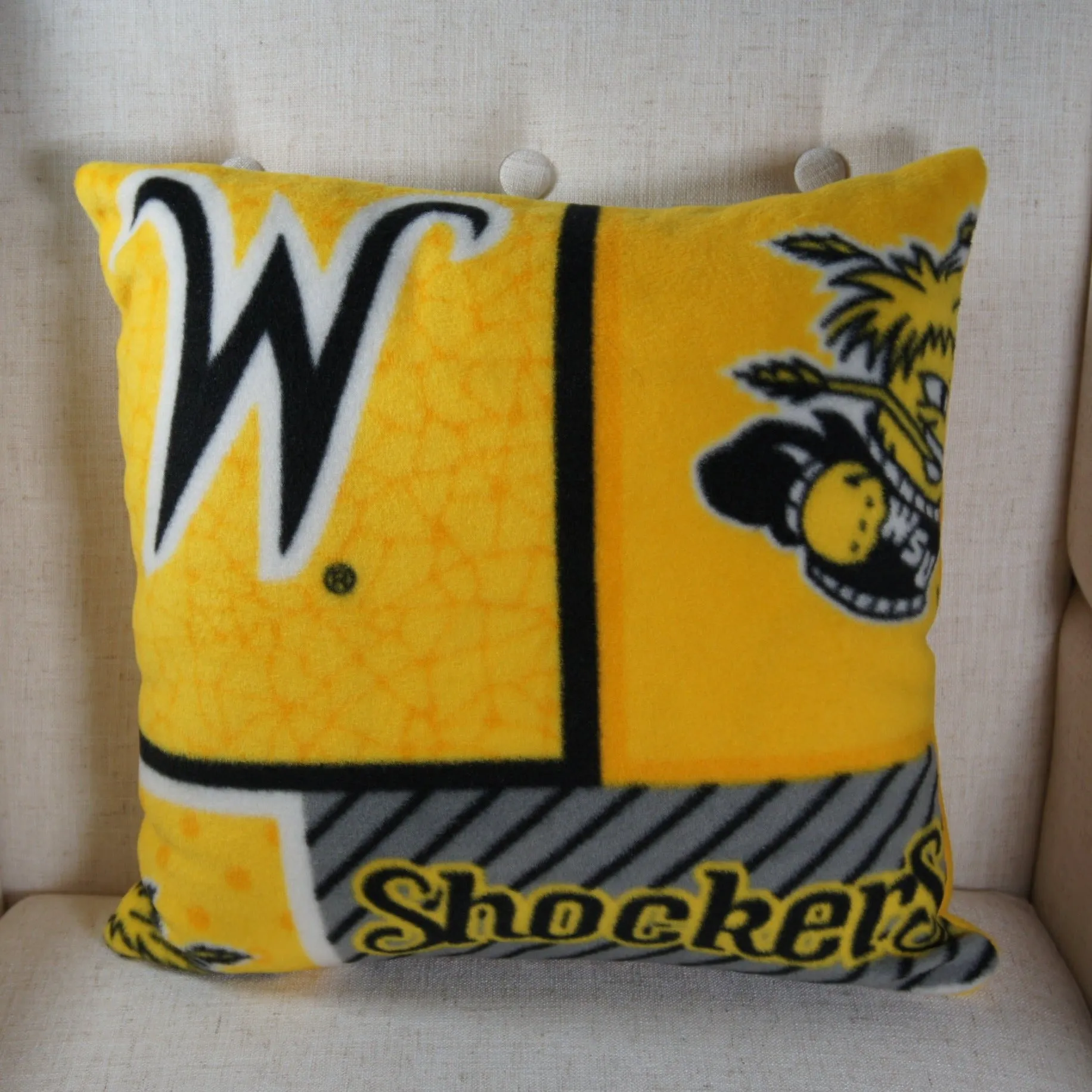 Pillows - College - NCAA - Wichita State University-WSU - Shockers - 16 inch