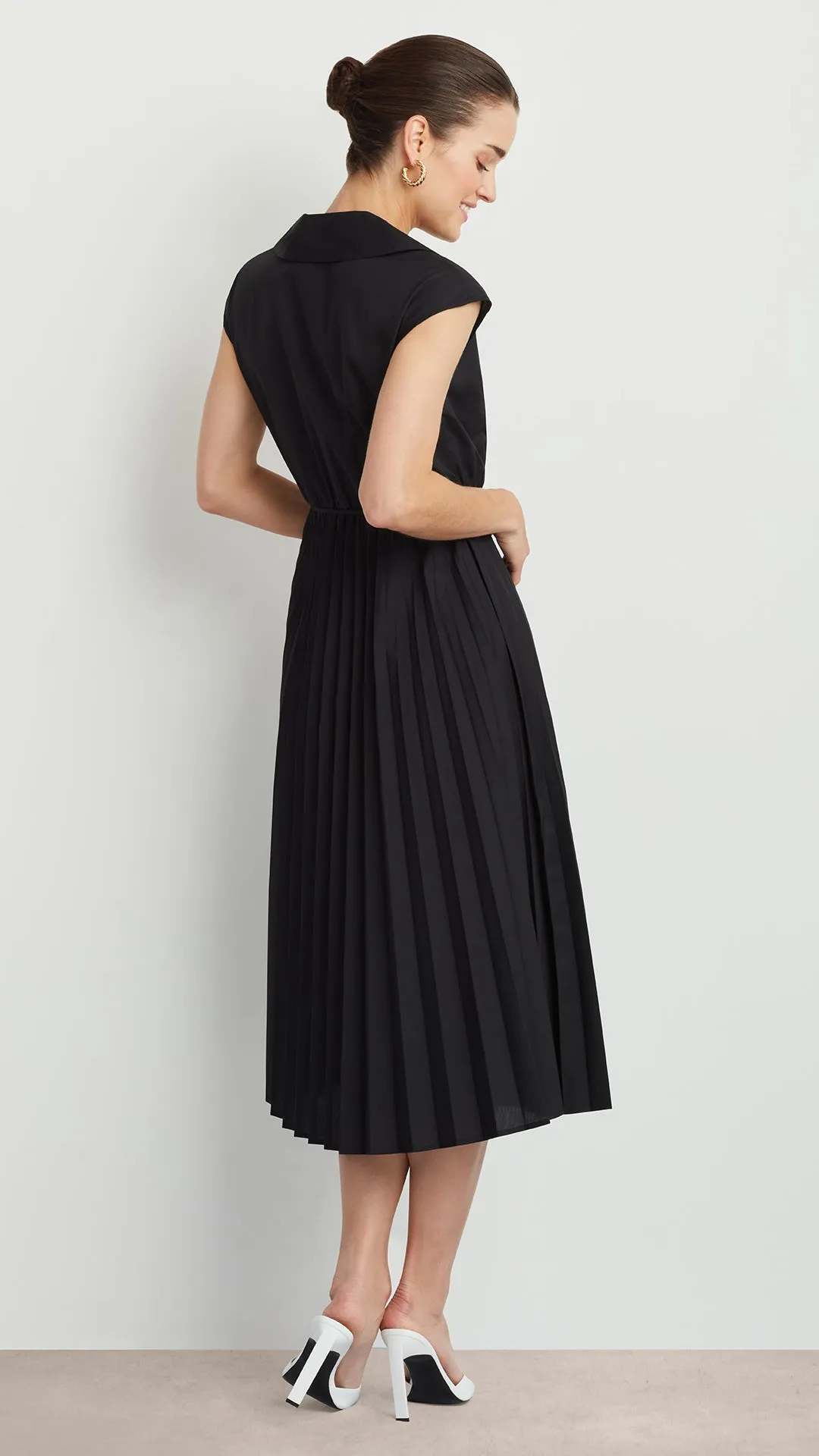 SLEEVELESS DRESS WITH PLEATED POPLIN SKIRT